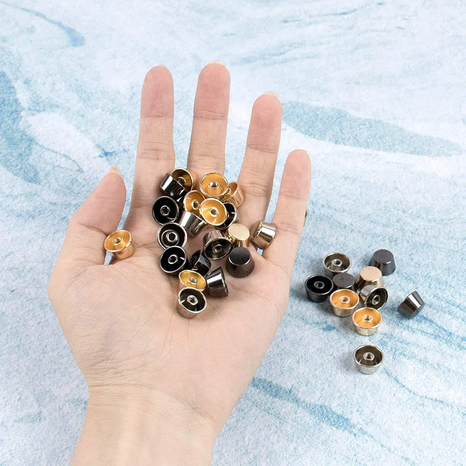 AUEAR, 30 Pack Screw Back Stud Purse Feet Metal Studs Rivet for Leather Bag Craft DIY (Flat Head, 11 mm, Silver & Gold Gun Black)