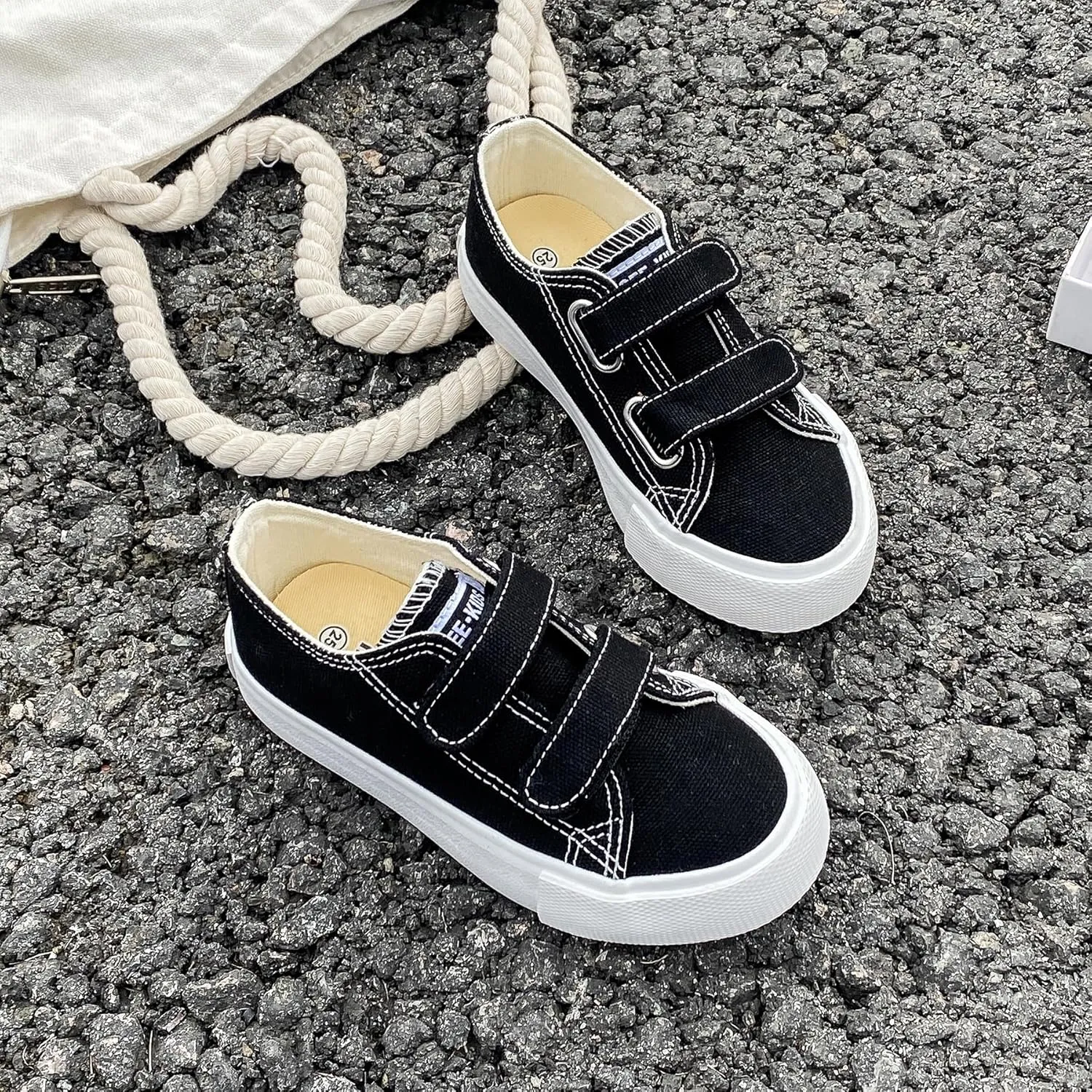 Boys and Girls Low Top Children's Canvas Shoes Solid Color Casual Shoes Start School Season Little White Buckle Sports Shoes