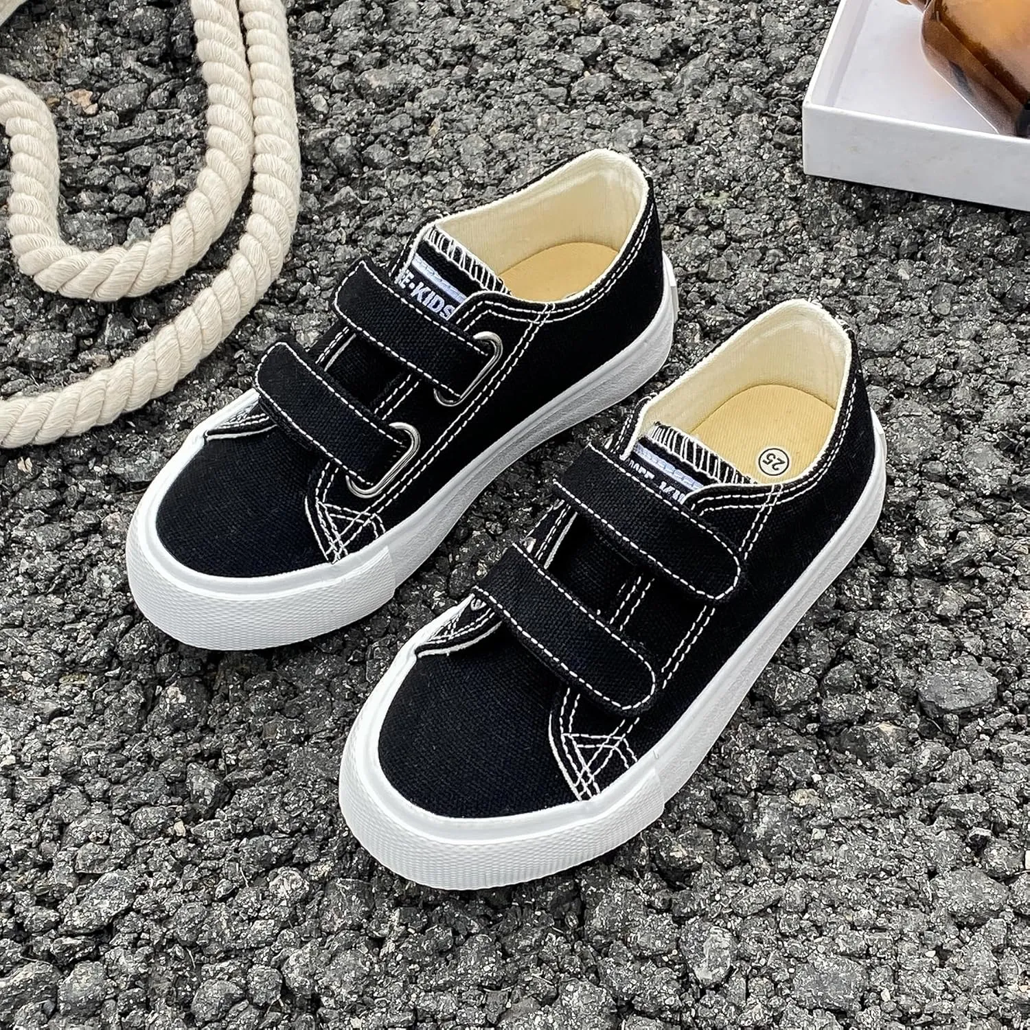 Boys and Girls Low Top Children's Canvas Shoes Solid Color Casual Shoes Start School Season Little White Buckle Sports Shoes