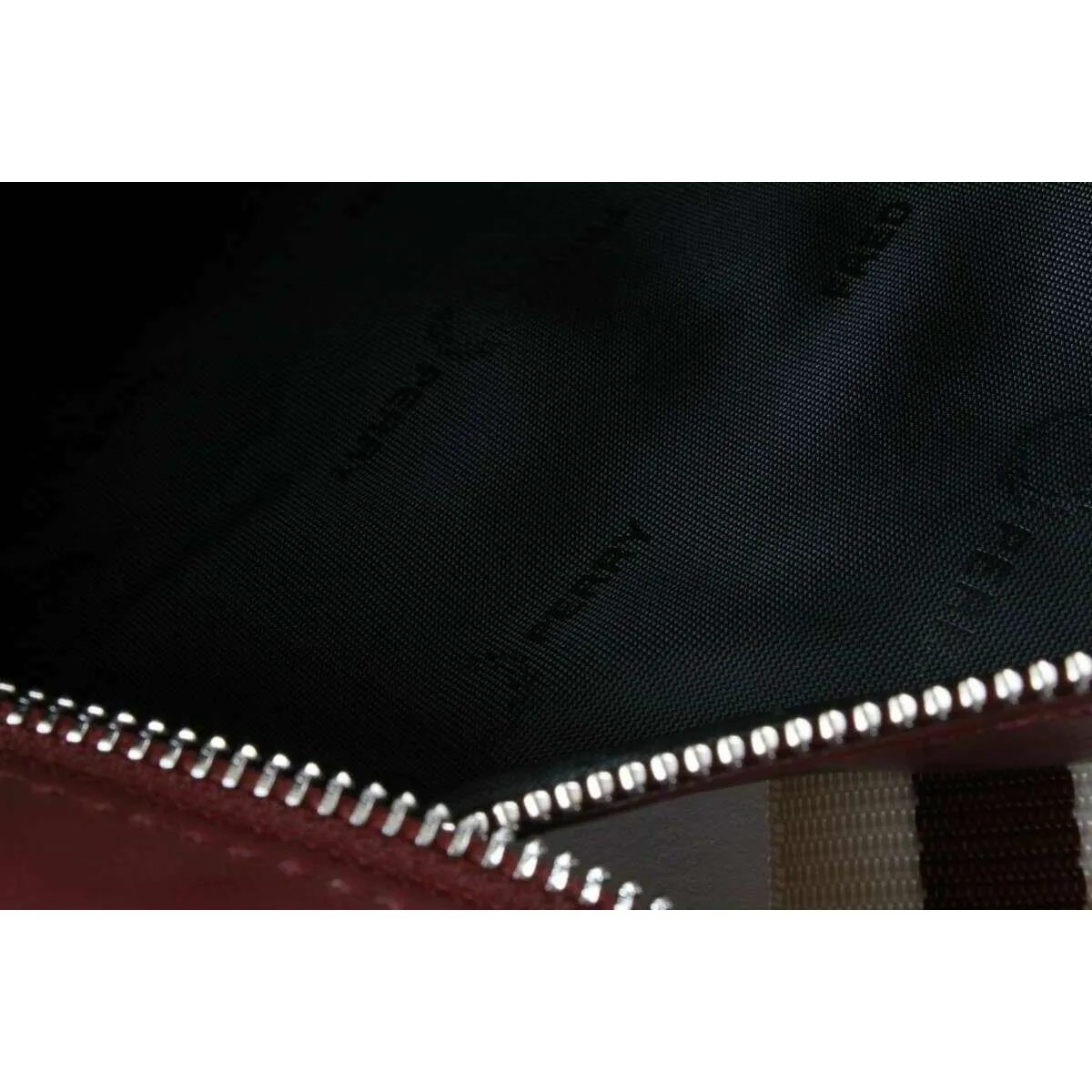 Fred Perry Classic Barrel Bag - Oxblood Red/Ecru Cream