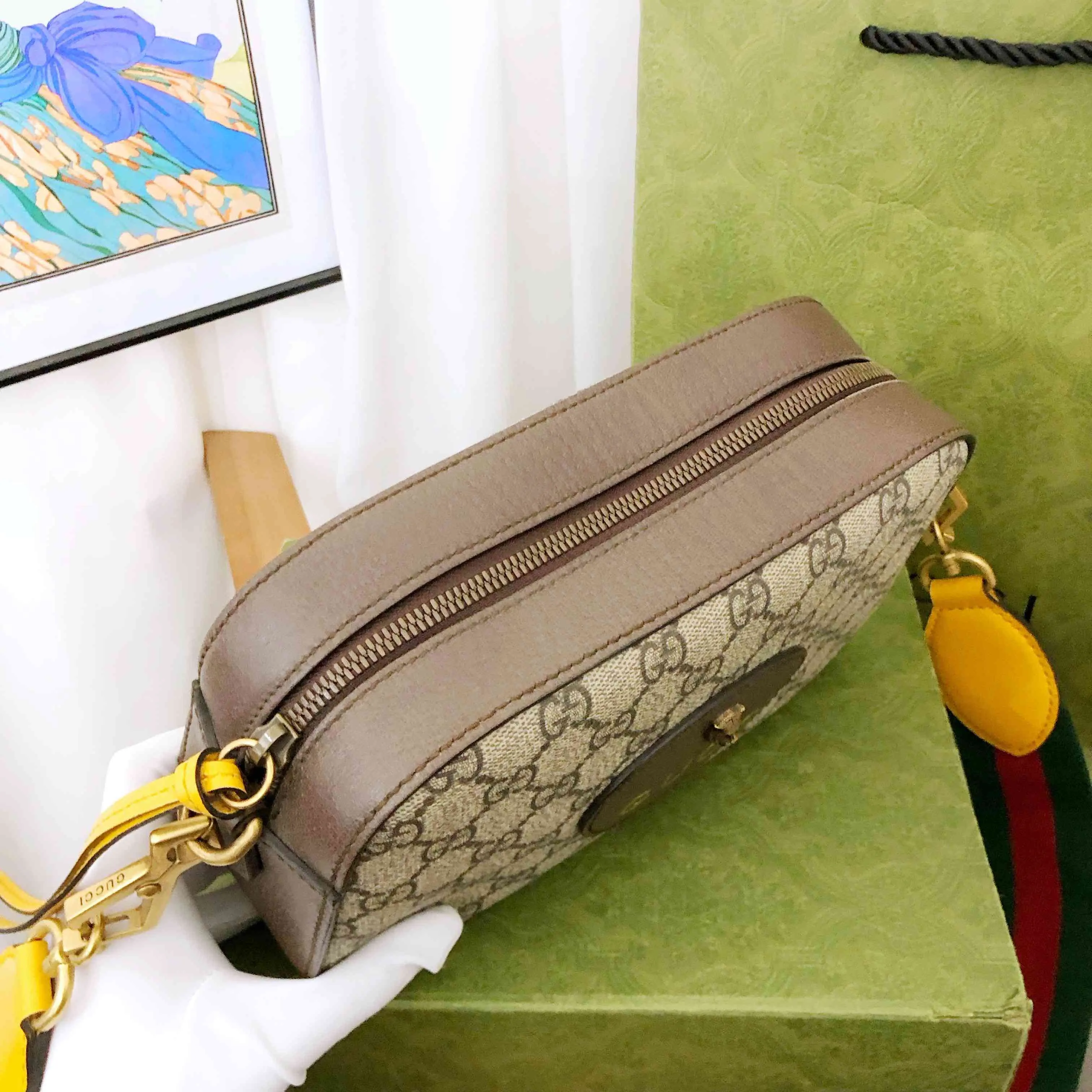 Gucci GG Supreme Beige Brown Leather Camera Bag - Crossbody Type