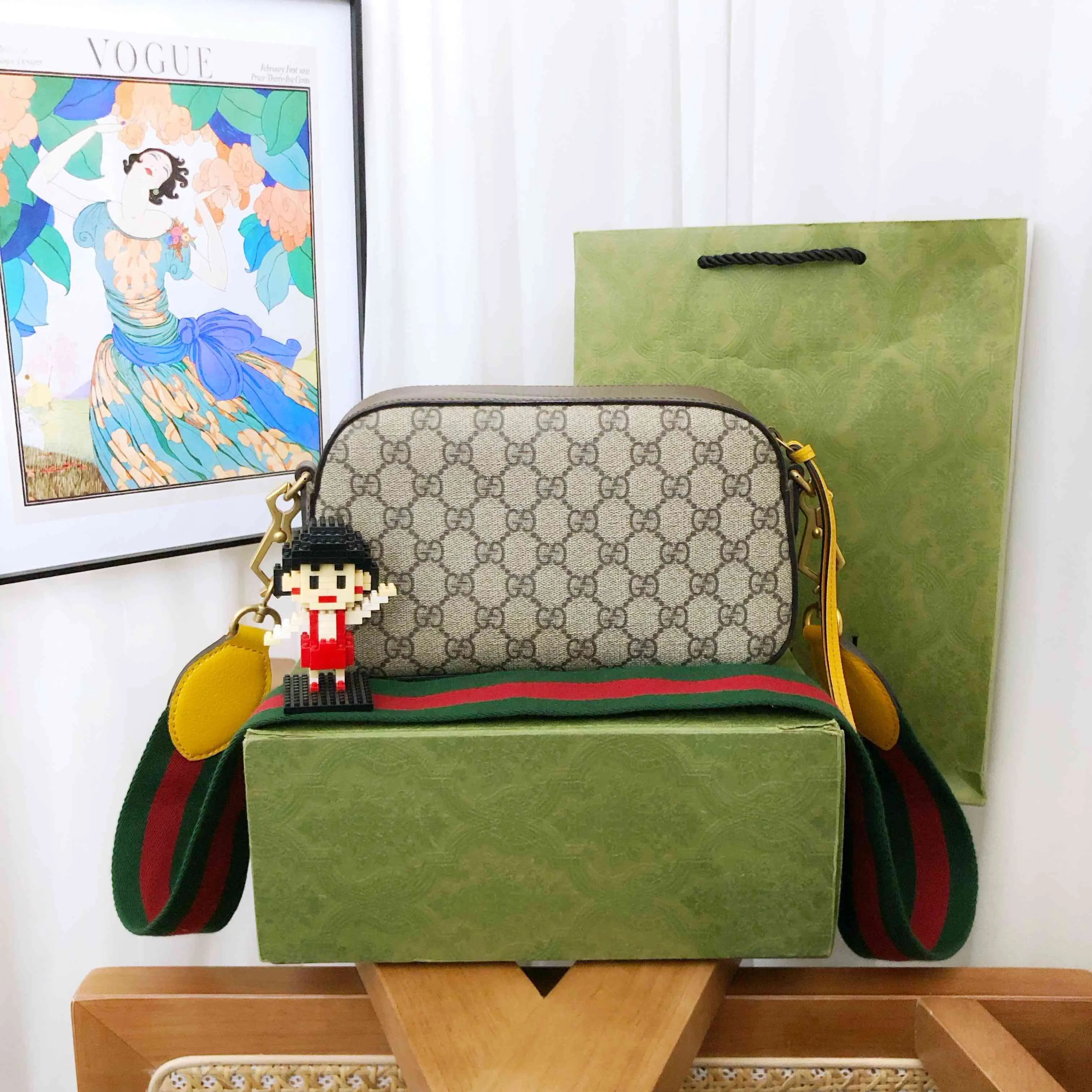 Gucci GG Supreme Beige Brown Leather Camera Bag - Crossbody Type
