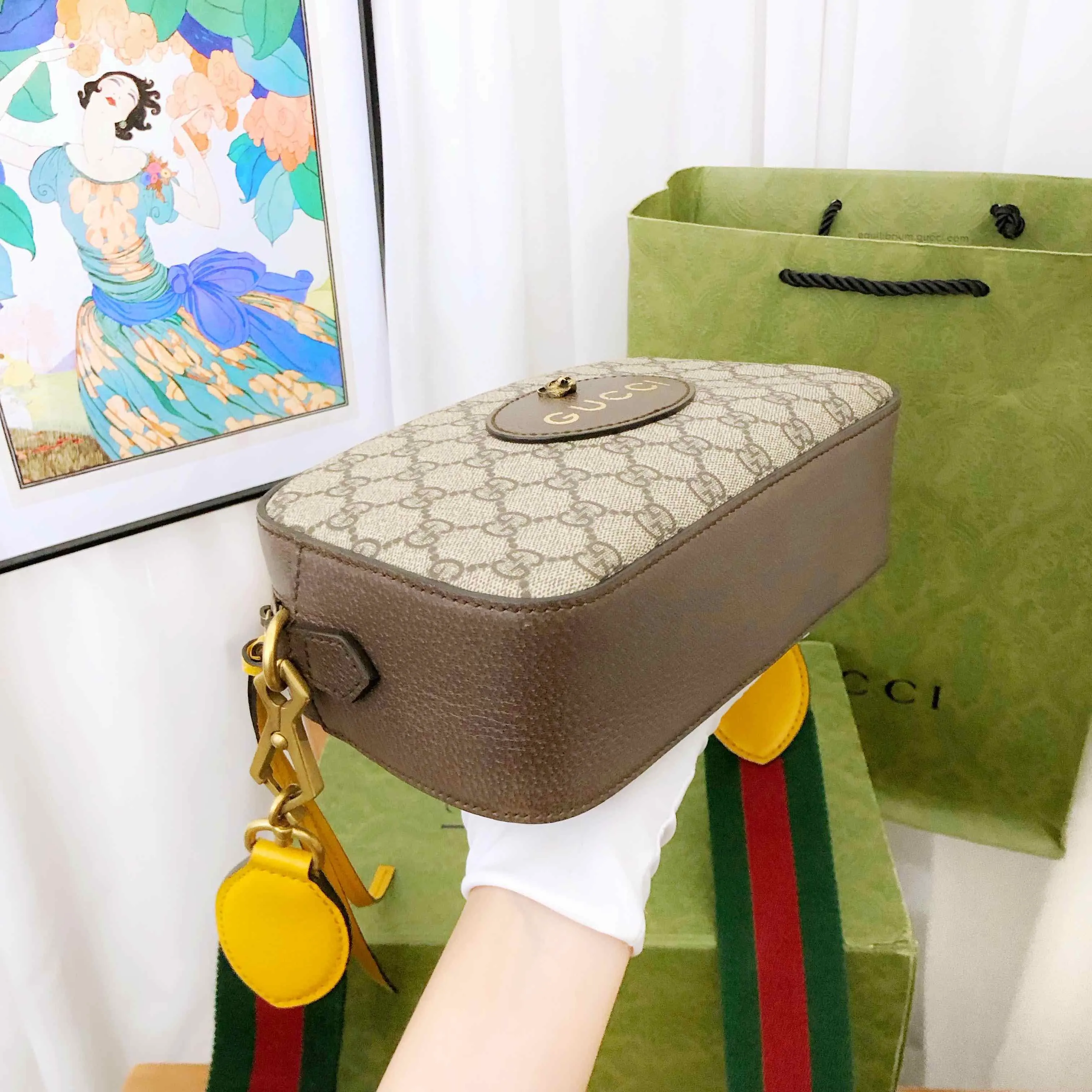Gucci GG Supreme Beige Brown Leather Camera Bag - Crossbody Type