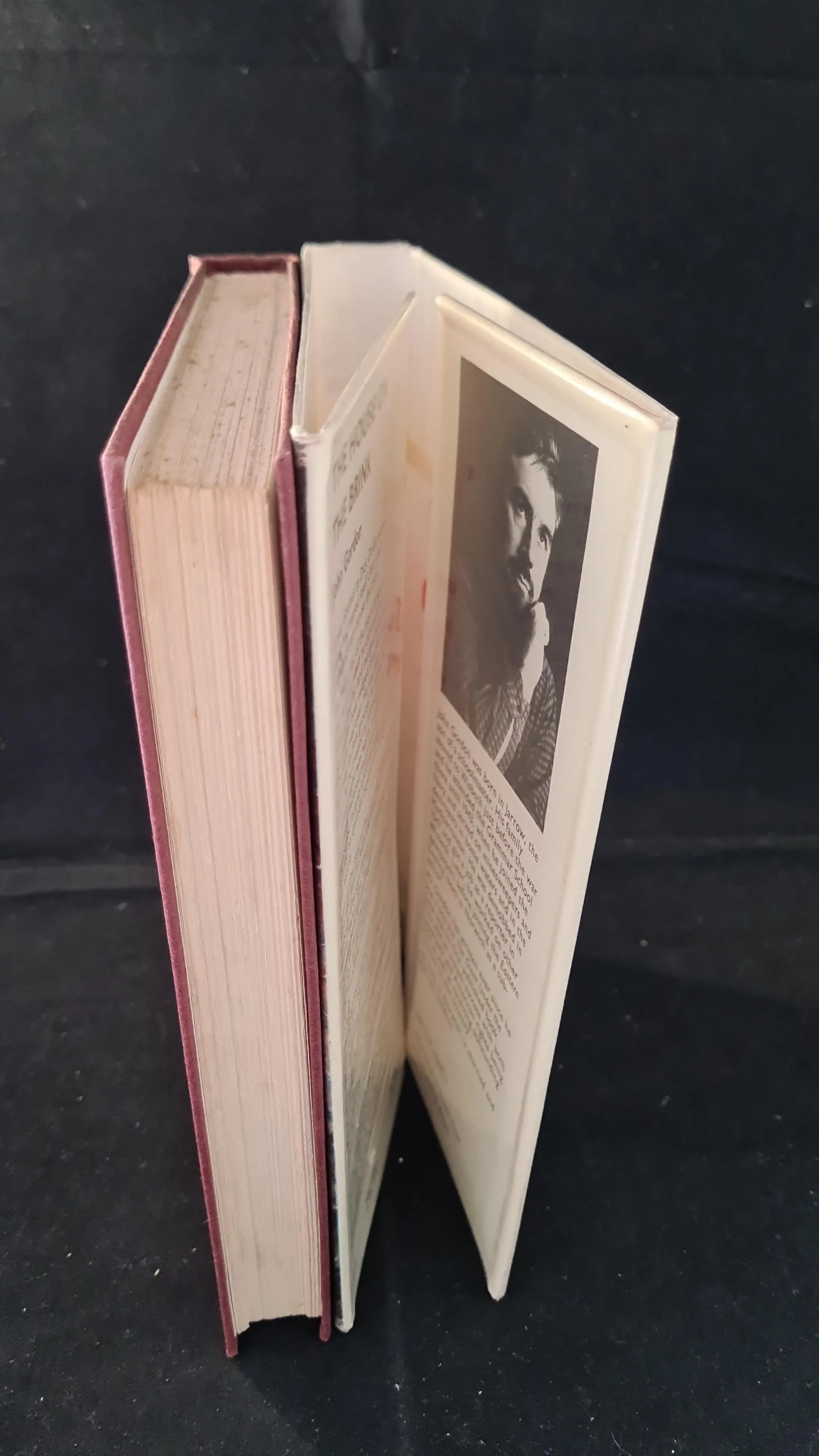 John Gordon - The House On The Brink, Hutchinson, 1970, First Edition