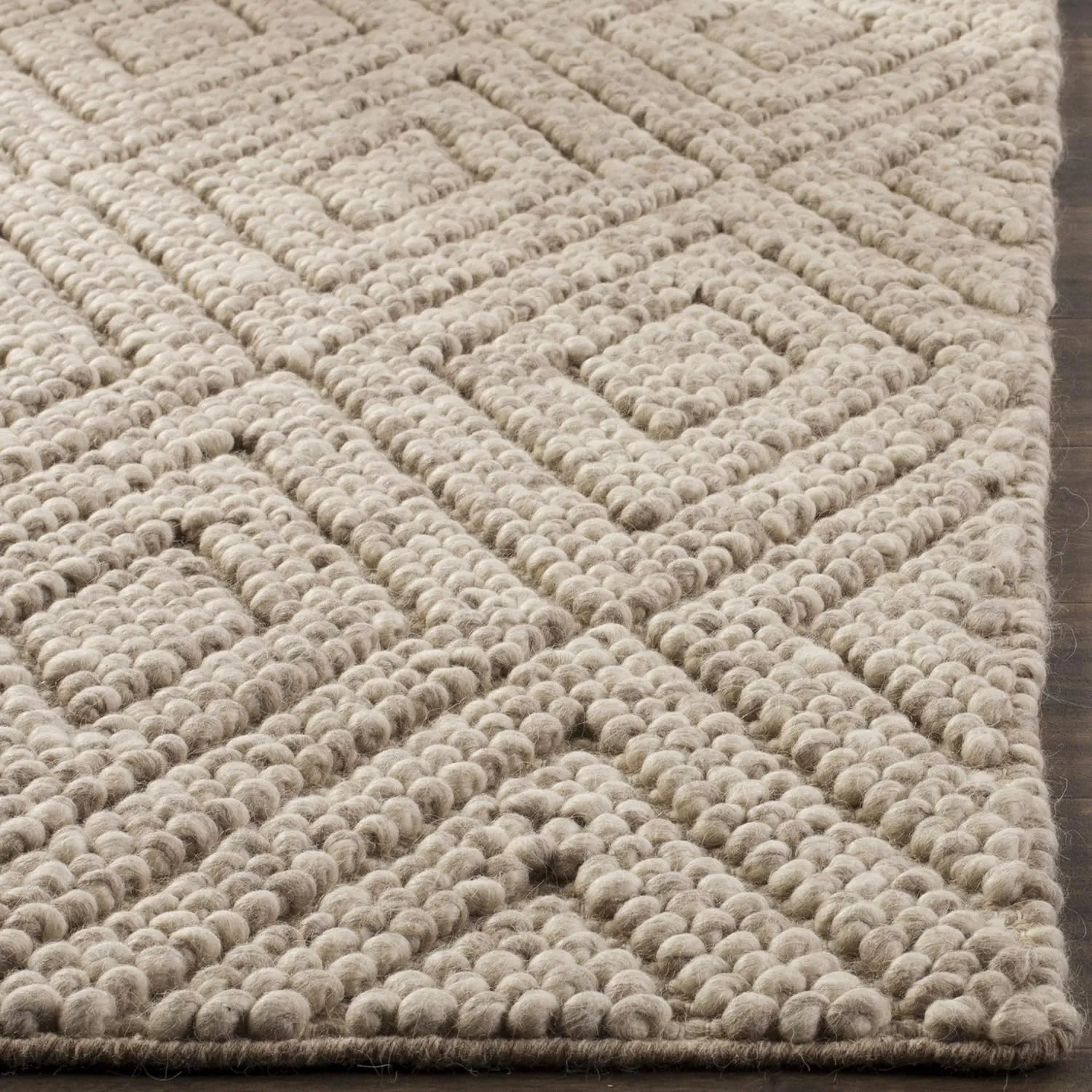 SAFAVIEH Natura Collection Runner Rug - 2'3" x 6', Beige, Handmade Wool, Ideal for High Traffic Areas in Living Room, Bedroom (NAT623B)