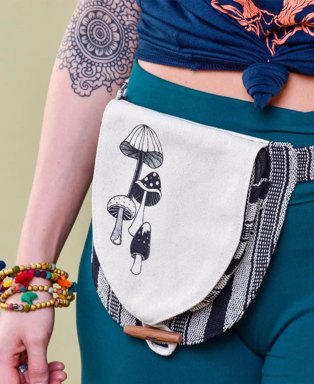 Soul Flower Retro Mushrooms Canvas Hip Bag, Hippie Fanny Pack Natural
