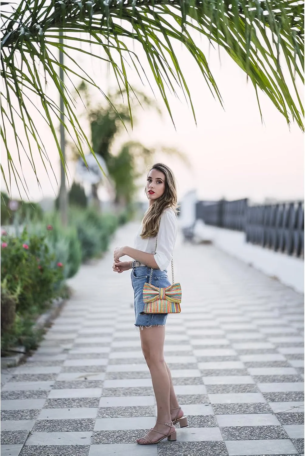 Straw Clutch Purse with Big Bow Handle Bag Summer Straw Handbag Beach Tote Woven Evening Bag for Parties, Wedding,Travel