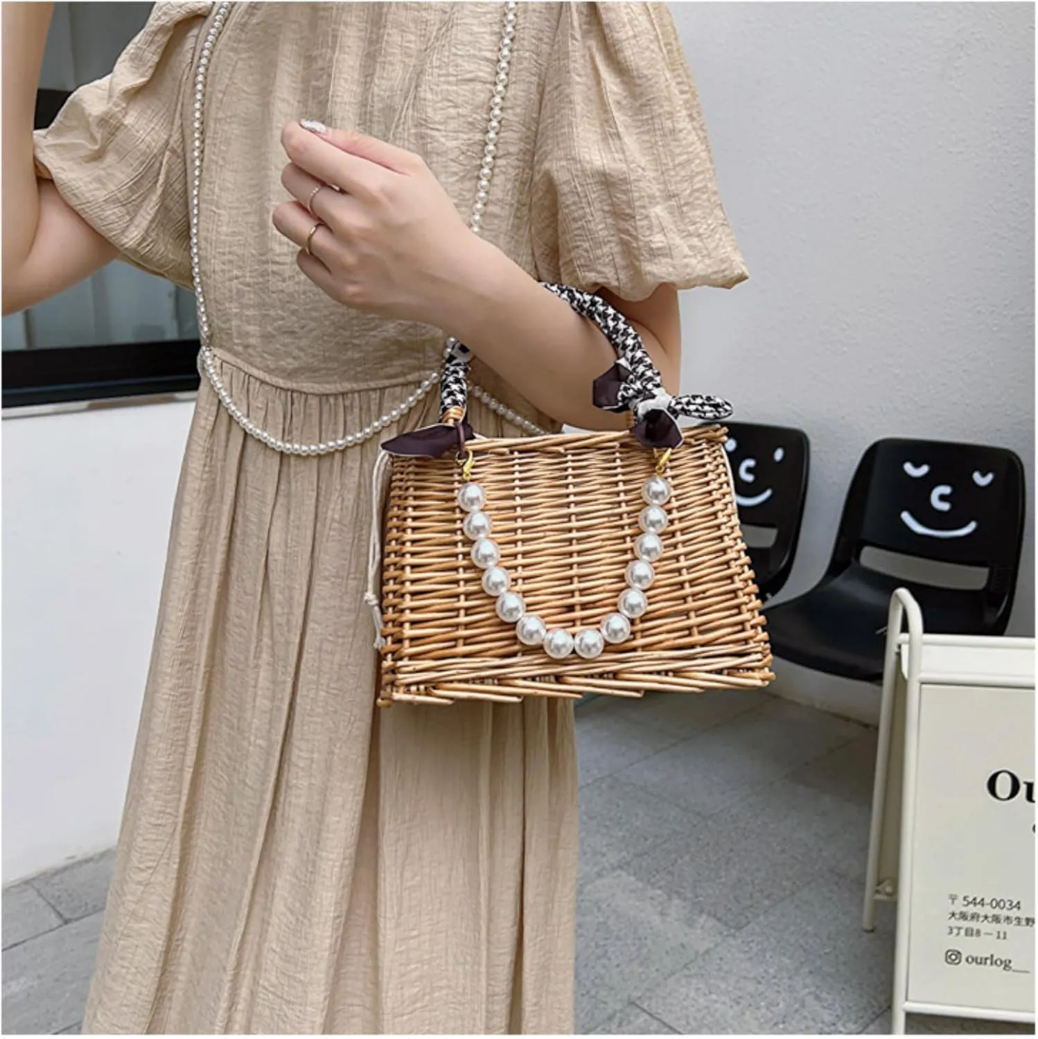 Straw Handbag Woven Tote Bag Women's Pearl Mini Basket Handbag Travel Purse for Wedding Daily Vacation Everyday Use
