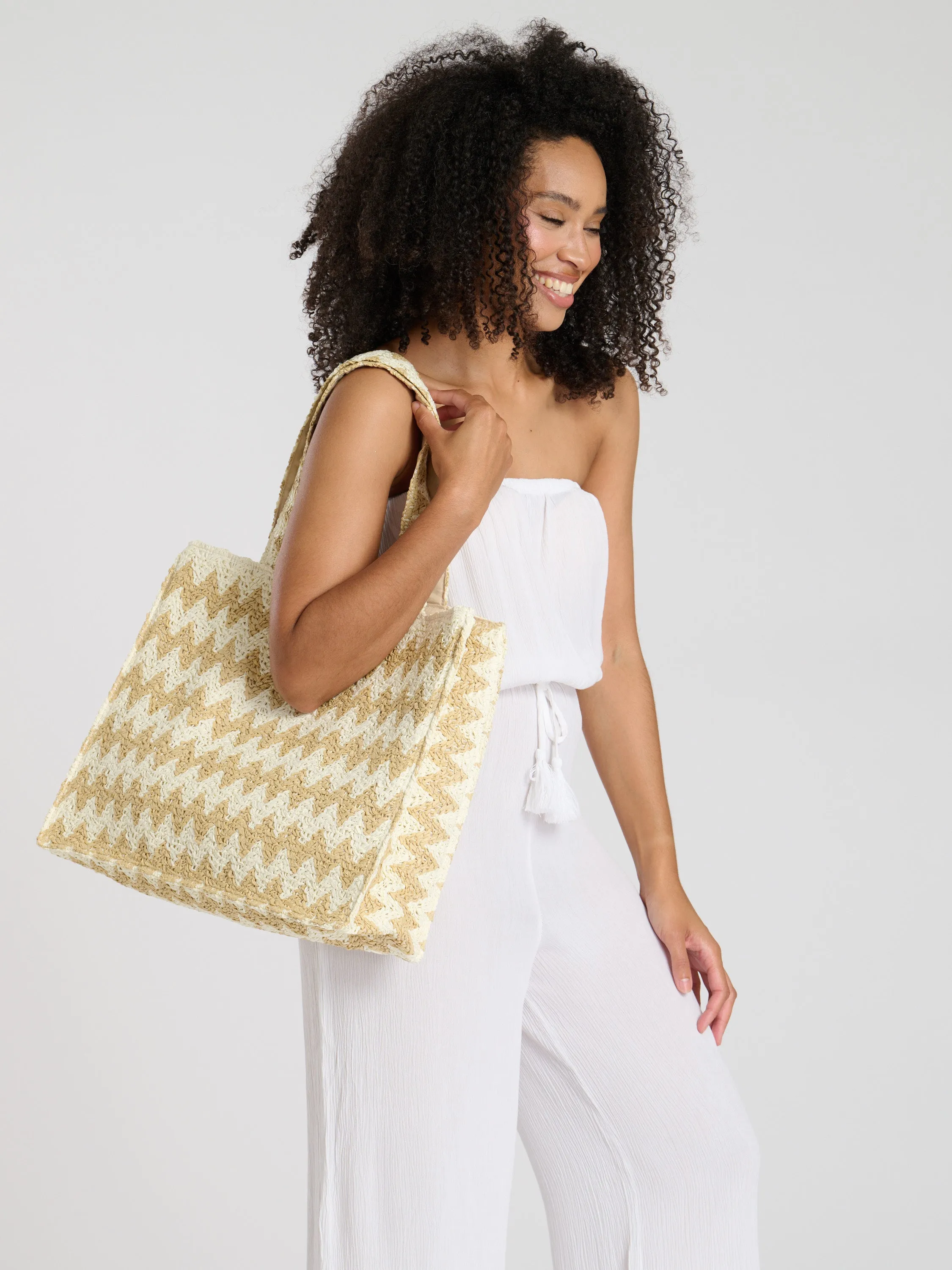 Straw Woven Shoulder Tote Bag in Beige