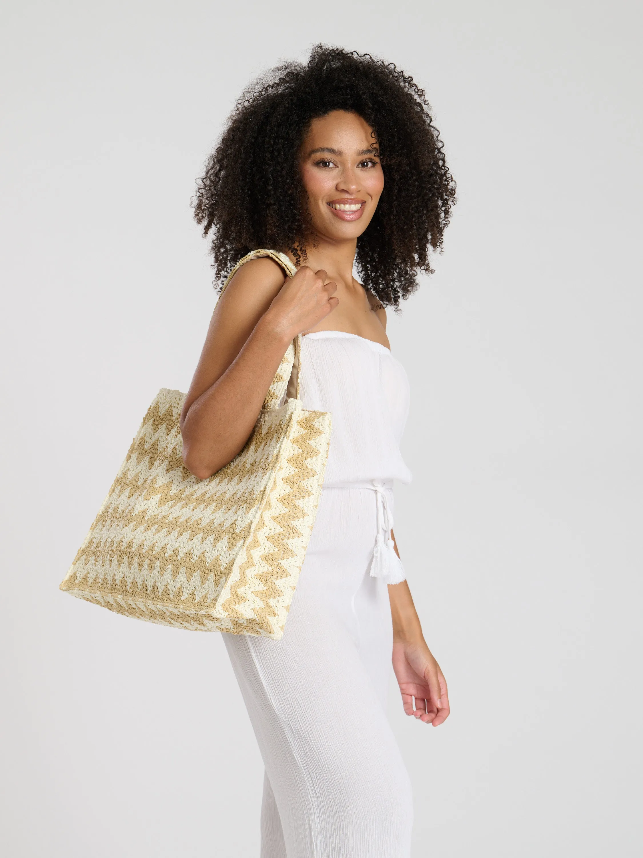 Straw Woven Shoulder Tote Bag in Beige