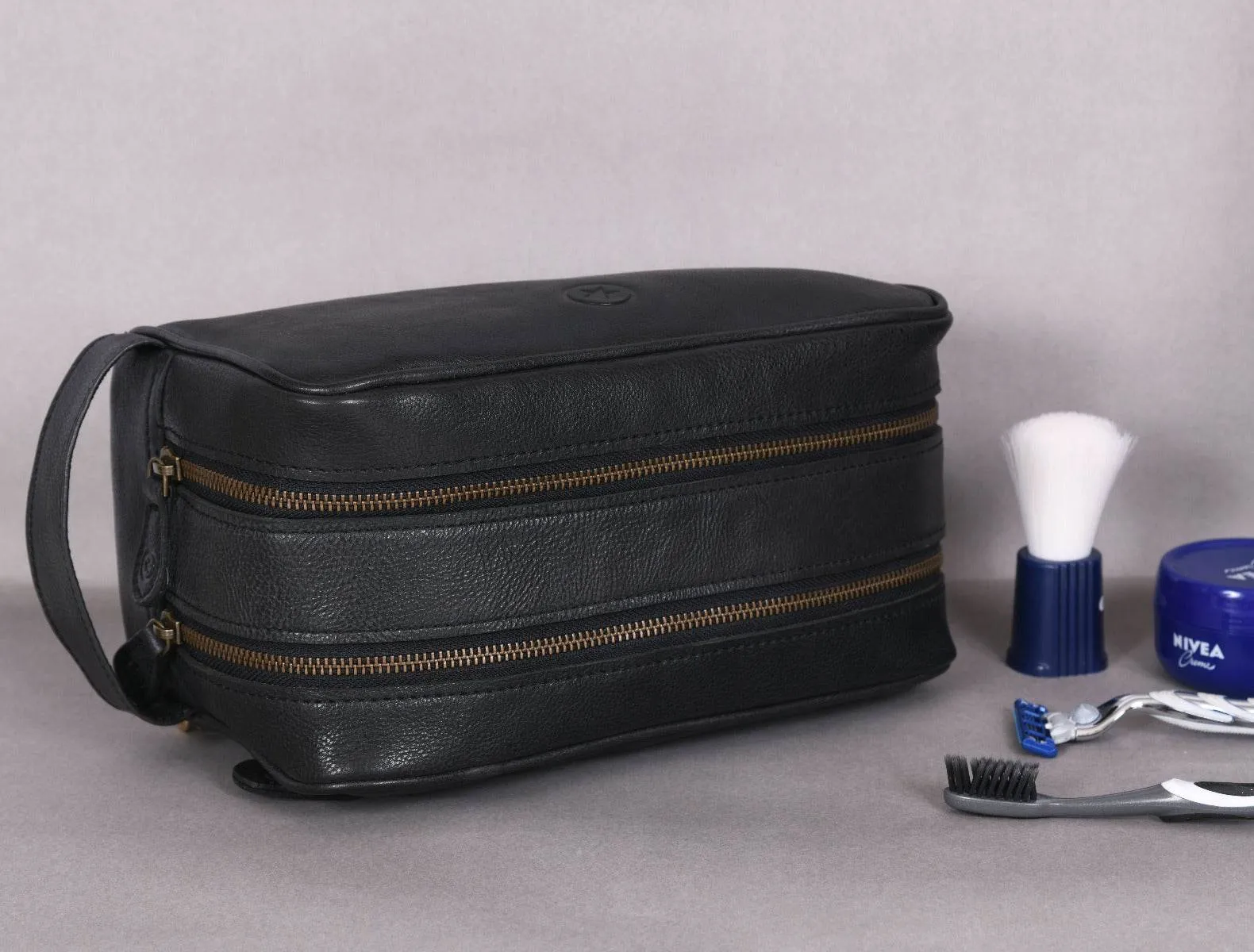 Tampa Leather Toiletry Bag - Raven Black