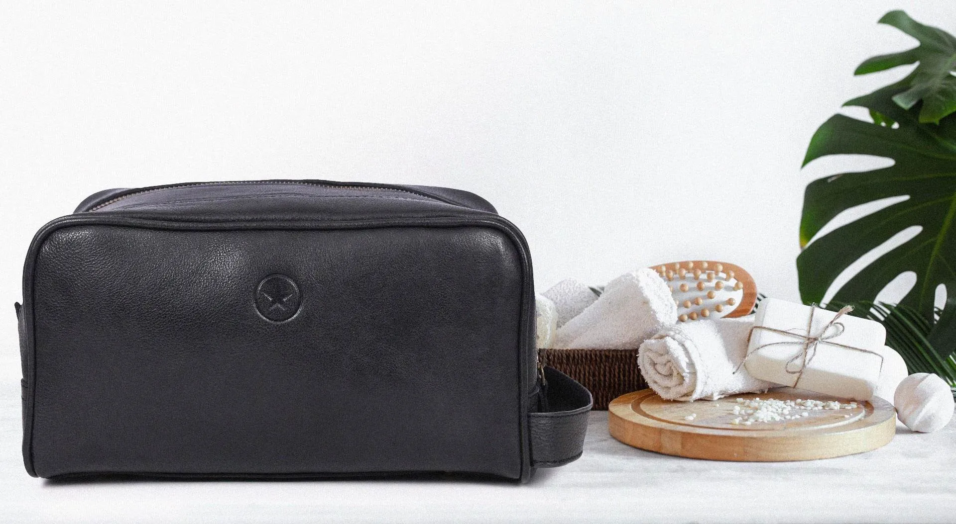 Tampa Leather Toiletry Bag - Raven Black