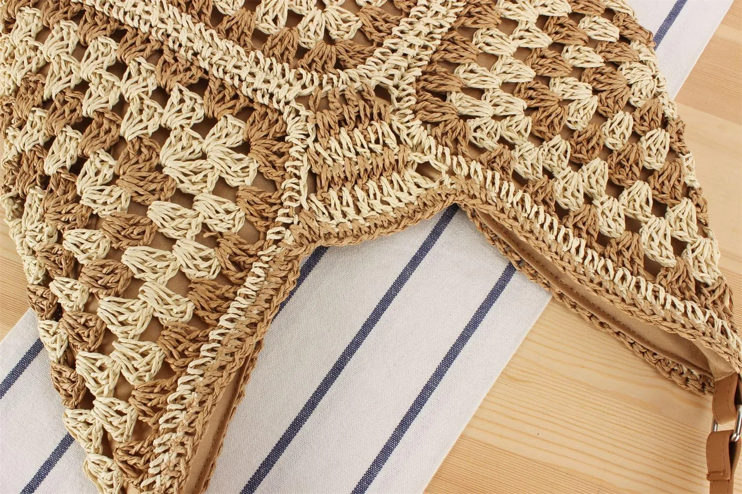 Teeya Straw Crossbody Bag Women Weave Shoulder Bag Round Summer Beach Purse and Handbags