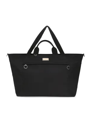 Travel bag with logo plate